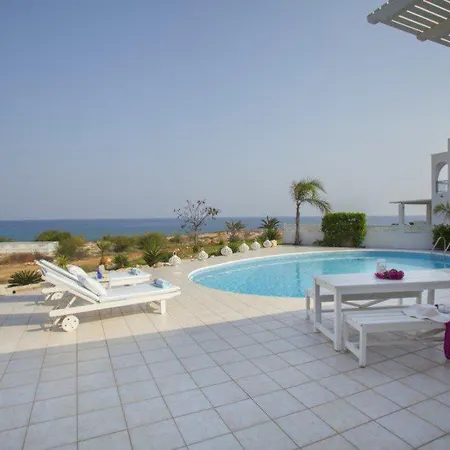 Vilă Picture Renting This Beachfront Mimosa Seafront