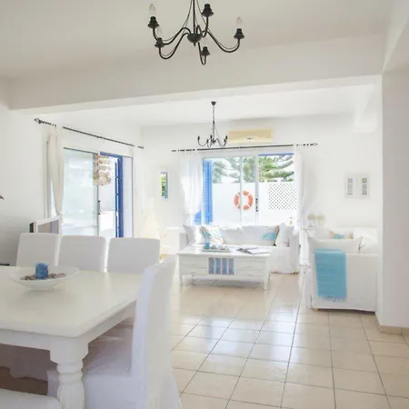 Picture Renting This Beachfront Mimosa Seafront *